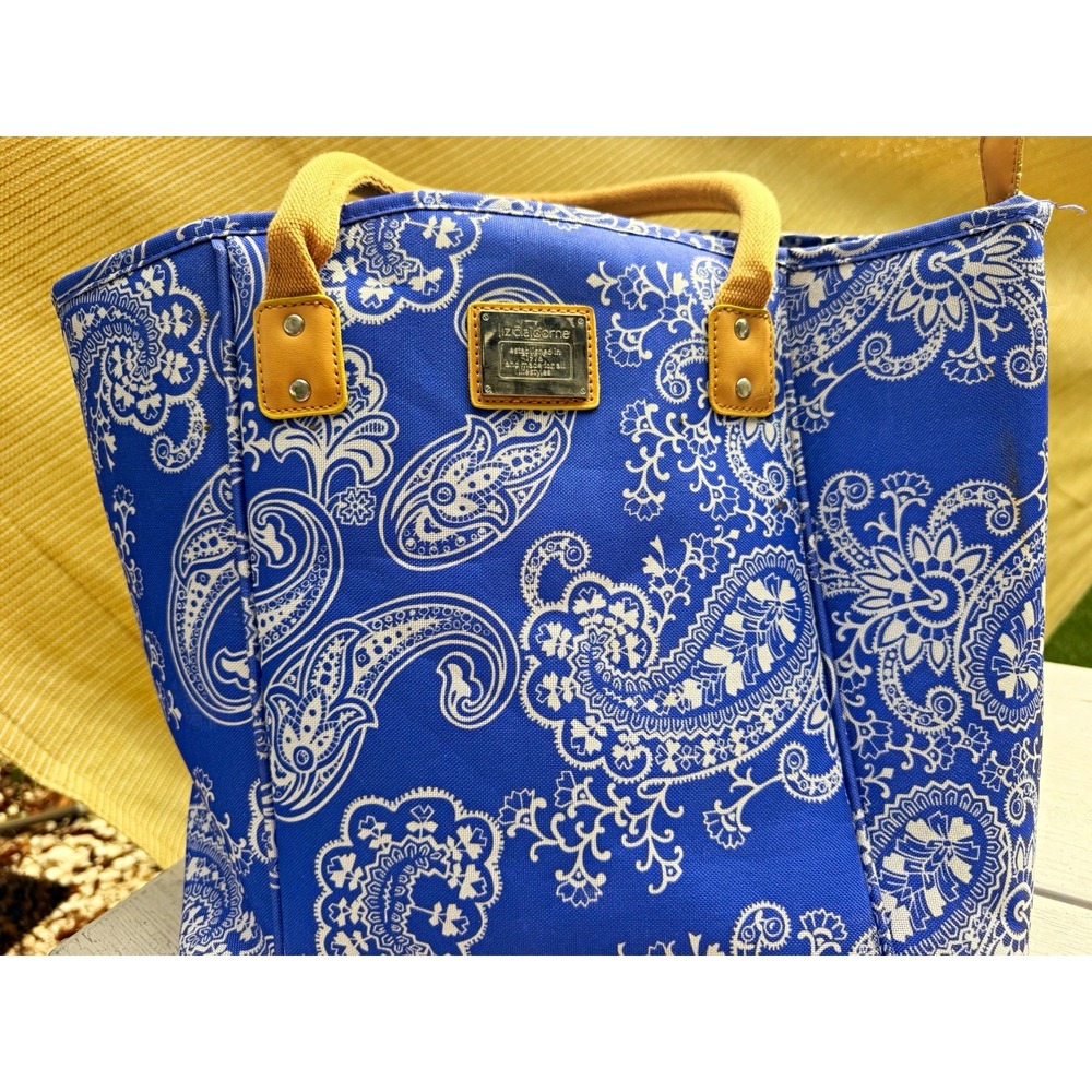 Liz Claiborne Blue & White Paisley Tote Bag Zip Top Lined with Inner Pockets